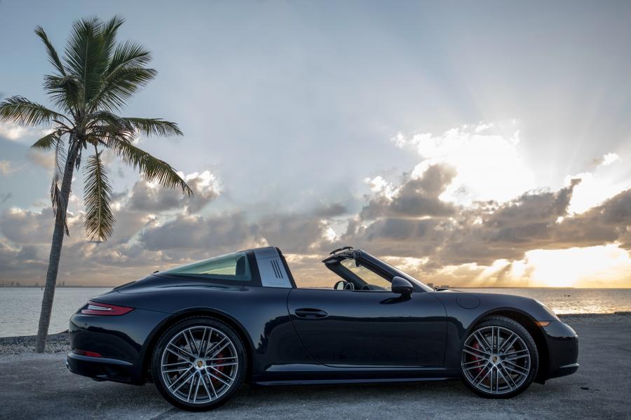  Porsche 911 Targa 4S 2016 года  (NA) (фото 6 из 19)